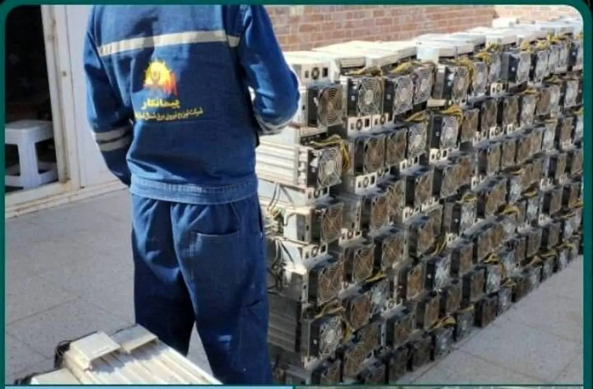 کشف و ضبط ۱۶۹ دستگاه ماینر غیرمجاز در شهرک صنعتی شهرستان رفسنجان

 