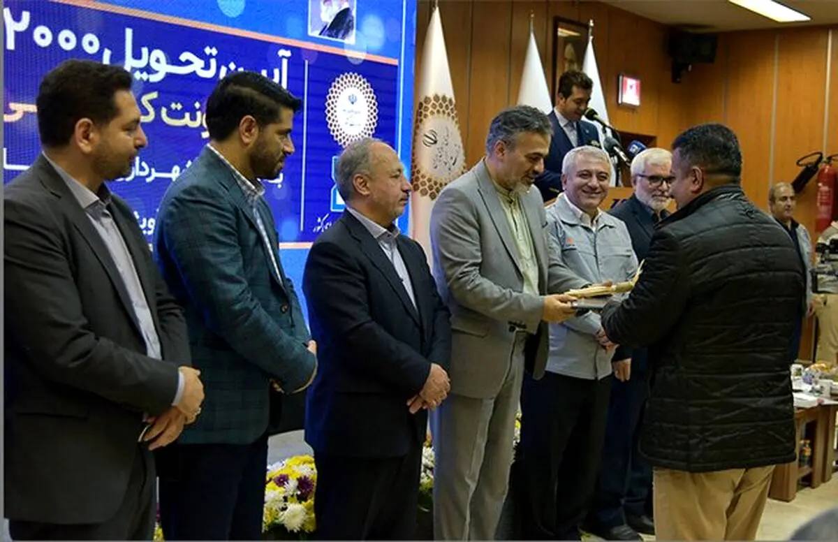 تحویل ۲ هزار دستگاه وانت کمپرسی زامیاد به شهرداری ها و دهیاری های کشور
