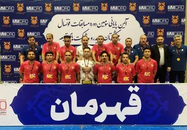 تیم فوتسال فولاد خوزستان جام قهرمانی مسابقات قهرمانی ایمیدرو را به خانه آورد

