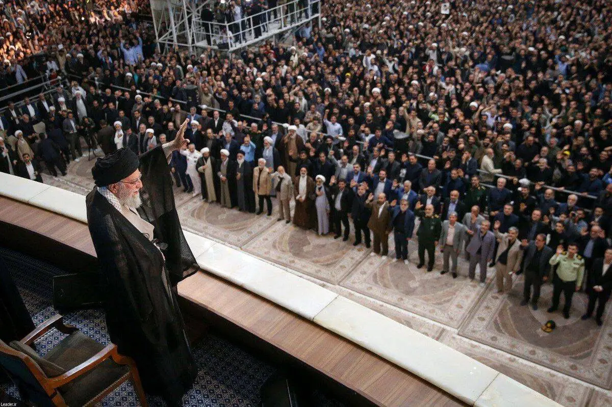 تجدید میثاق کارکنان و بسیجیان گروه فولاد خوزستان با امام راحل و رهبر معظم انقلاب اسلامی