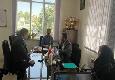 بازدید مدیر منطقه غرب کشور بیمه دی از روند اجرای قرارداد درمان دانشگاه علوم پزشکی کردستان
