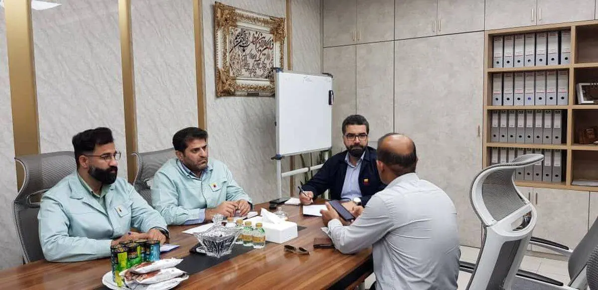 در راستای رسیدگی و رفع مشکلات کارکنان انجام شد؛
دیدار چهره به چهره معاون منابع انسانی و امور اجتماعی با کارکنان شرکت فولاد خوزستان